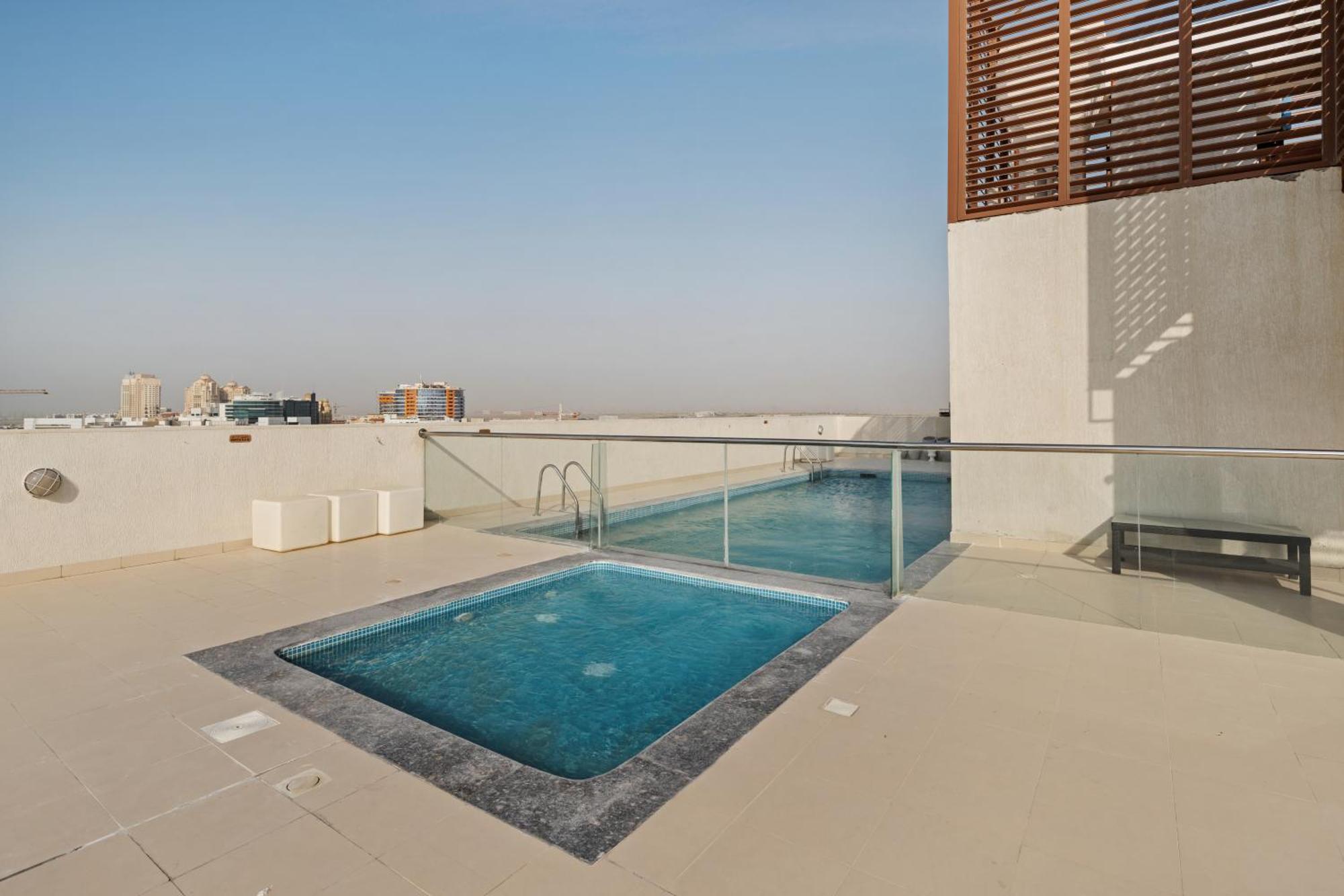 Comfortable In Prime Silicon Oasis Locatio